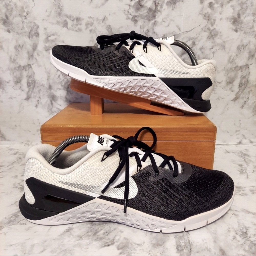Men’s Nike Metcon 3 size 9.5